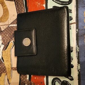 Bvlgari Blk Leather Women's Wallet with Snap Closure